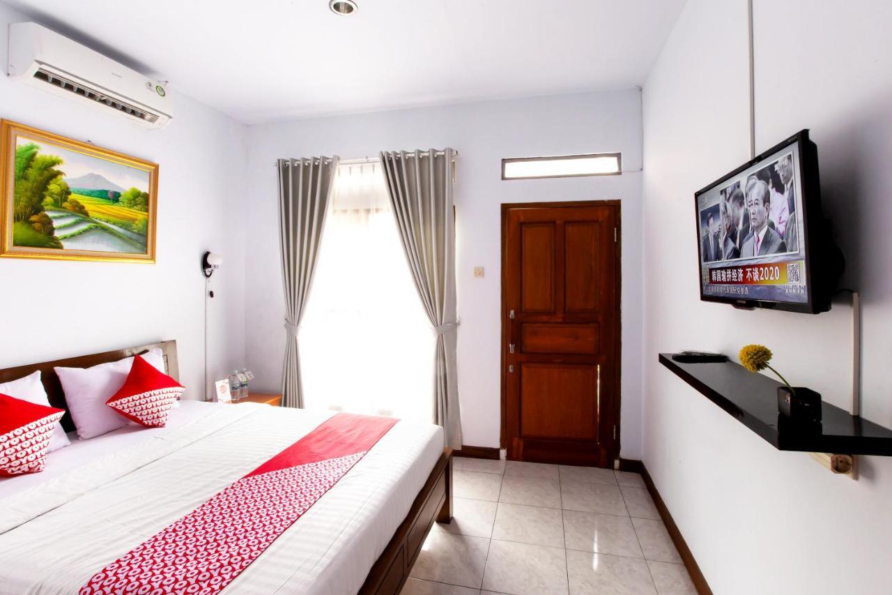 Oyo 569 Cigadung Guest House Syariah Bandung Eksteriør billede