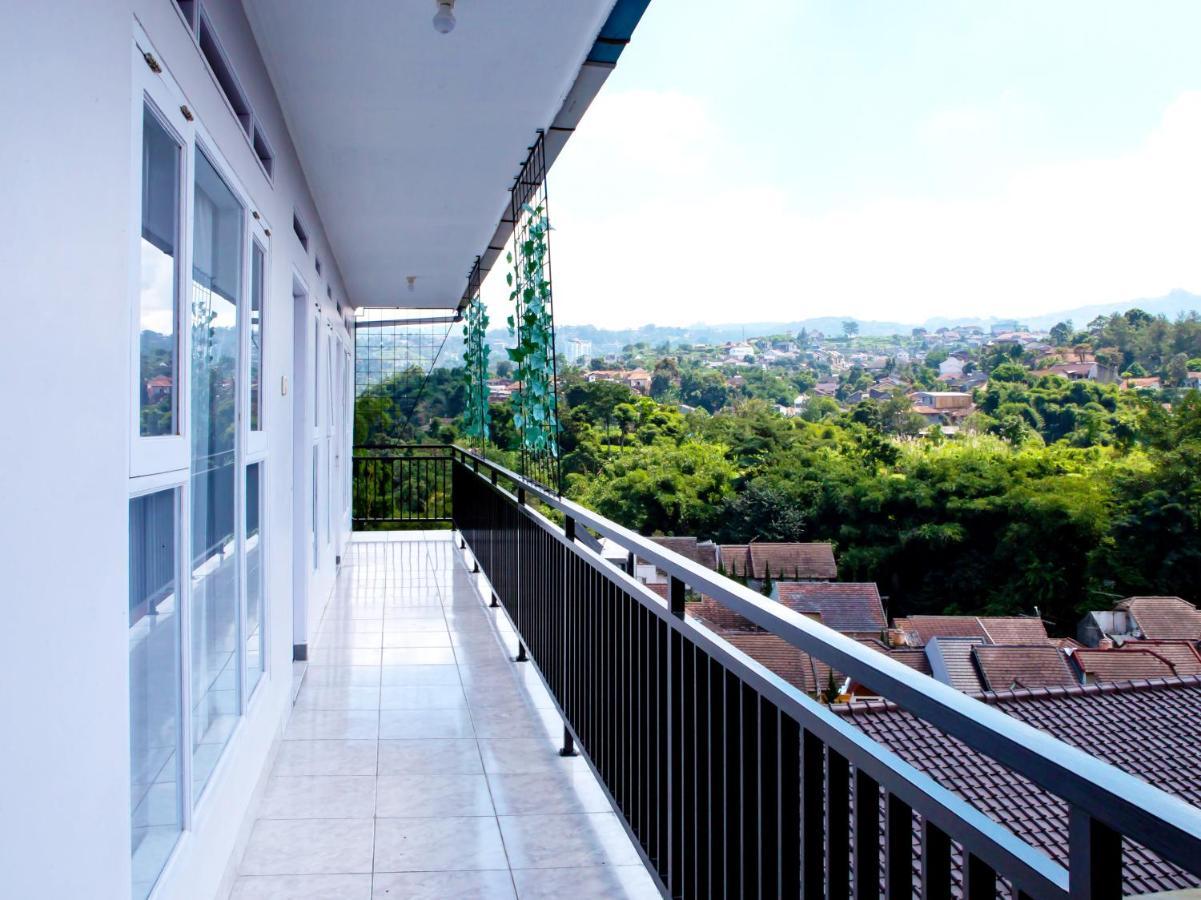 Oyo 569 Cigadung Guest House Syariah Bandung Eksteriør billede