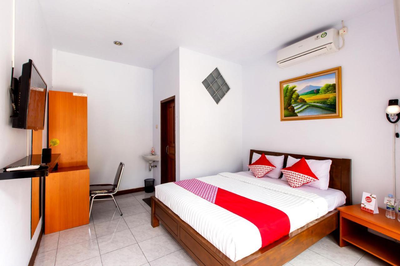 Oyo 569 Cigadung Guest House Syariah Bandung Eksteriør billede