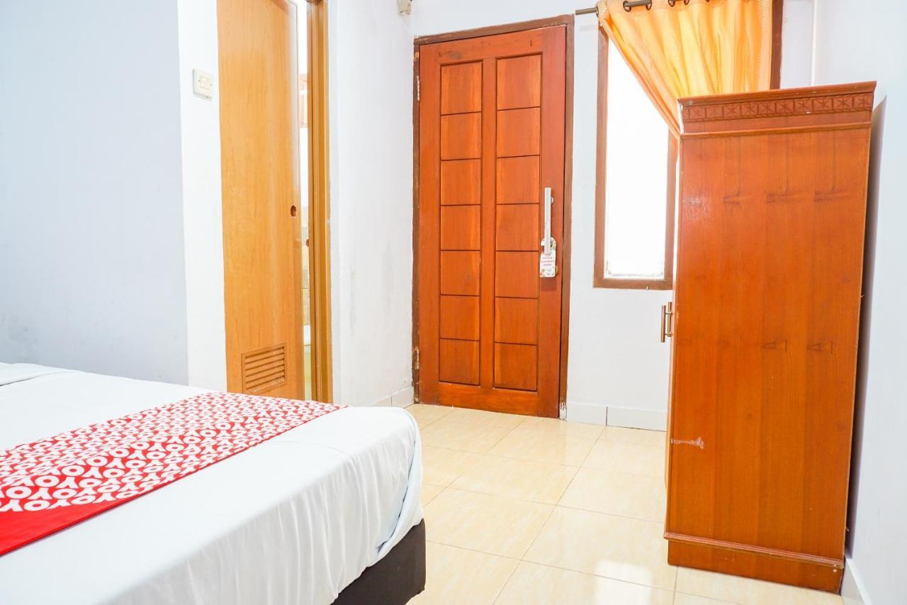 Oyo 569 Cigadung Guest House Syariah Bandung Eksteriør billede
