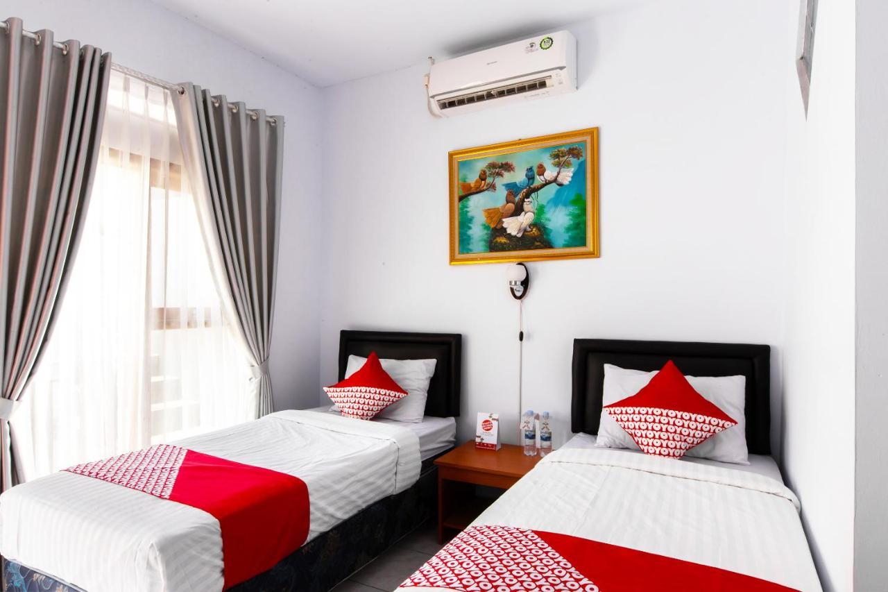 Oyo 569 Cigadung Guest House Syariah Bandung Eksteriør billede
