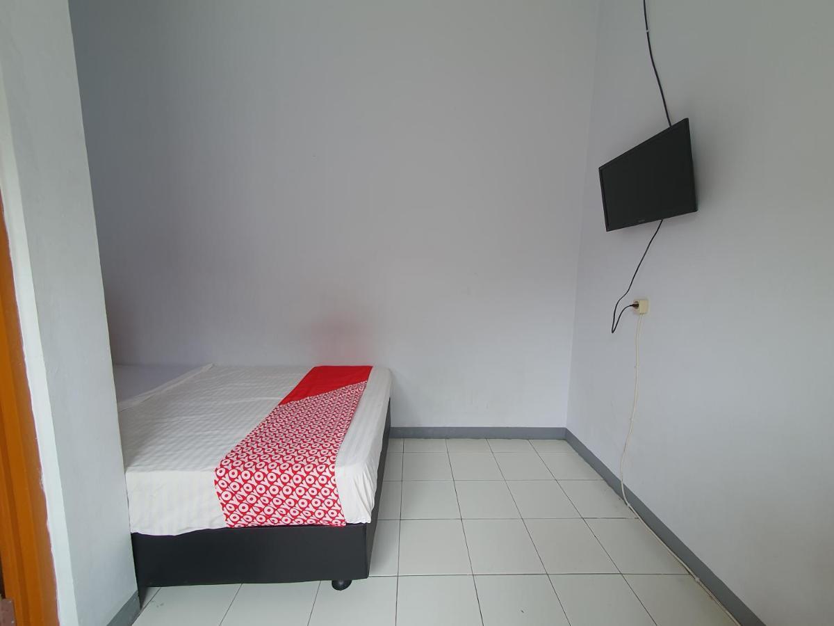 Oyo 569 Cigadung Guest House Syariah Bandung Eksteriør billede