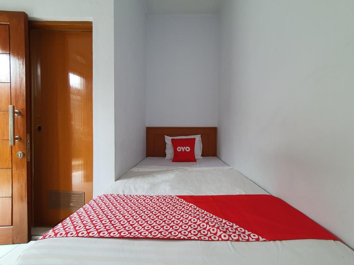 Oyo 569 Cigadung Guest House Syariah Bandung Eksteriør billede