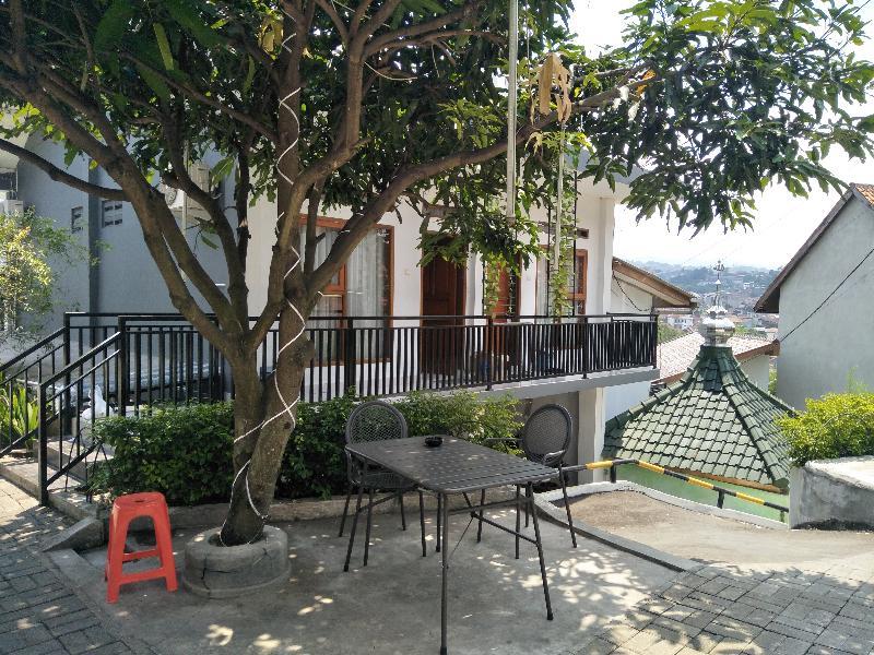 Oyo 569 Cigadung Guest House Syariah Bandung Eksteriør billede