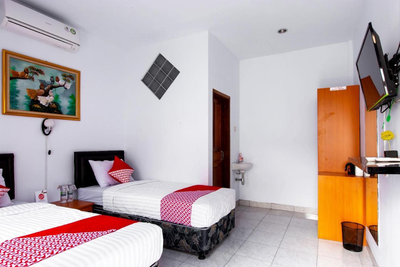Oyo 569 Cigadung Guest House Syariah Bandung Eksteriør billede