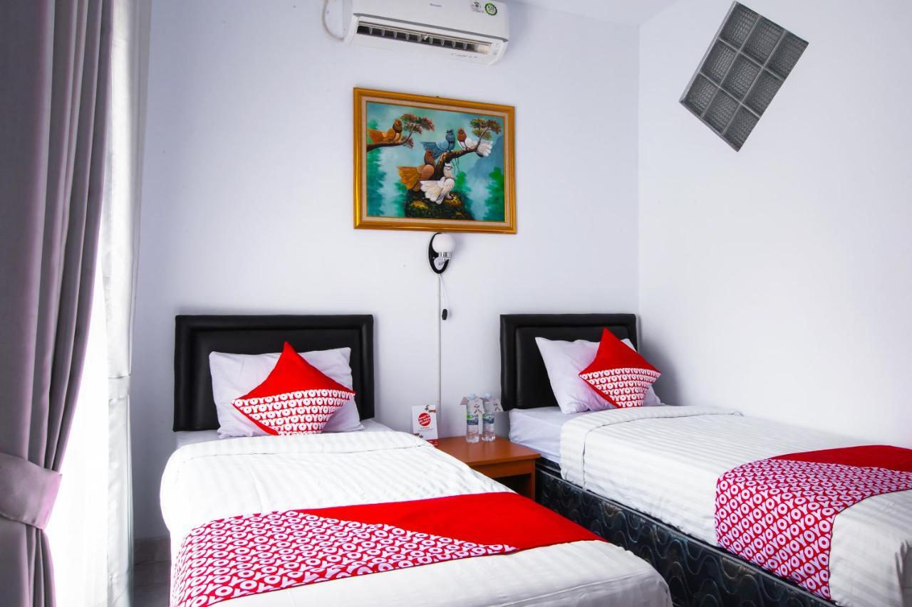 Oyo 569 Cigadung Guest House Syariah Bandung Eksteriør billede